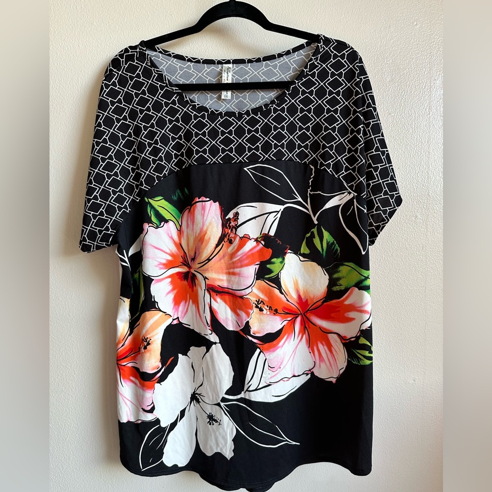 Perceptions tropical floral tunic size 1X EUC